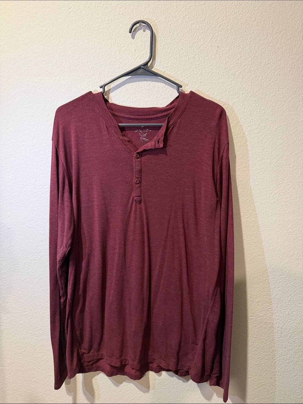 Fabletics Men's Long-Sleeve Henley in Wine